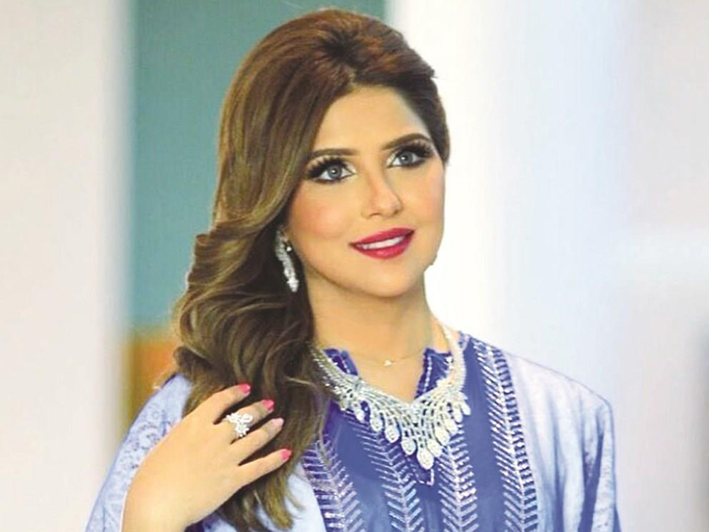 اضغط لمشاهدة الفيديو: 9 آلاف دولار تكلفة الإطلالة الأسبوعية للإعلامية "حصة اللوغاني"!